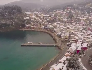 Πάργα: «Βόλτα» πάνω από τα χιονισμένα τοπία (βίντεο)